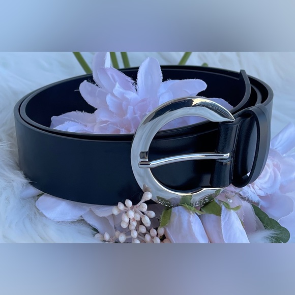Michael Kors Women's Black Belt - Picture 13 of 14